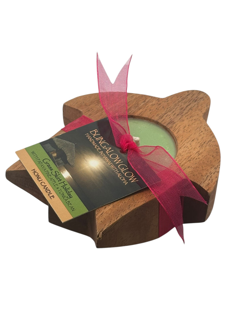 MADE IN HAWAII. Grass Skirt Holiday Hawaiian Honu Candle