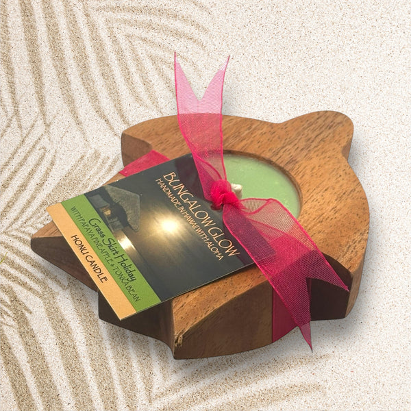MADE IN HAWAII. Grass Skirt Holiday Hawaiian Honu Candle