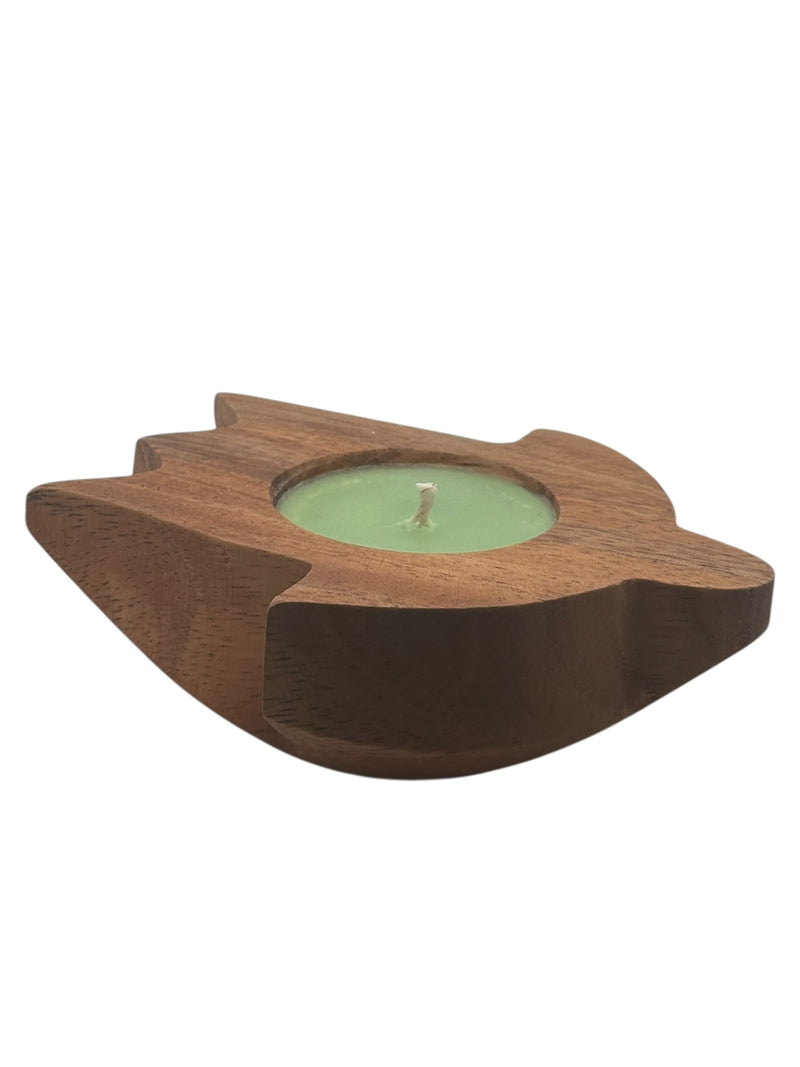 MADE IN HAWAII. Grass Skirt Holiday Hawaiian Honu Candle